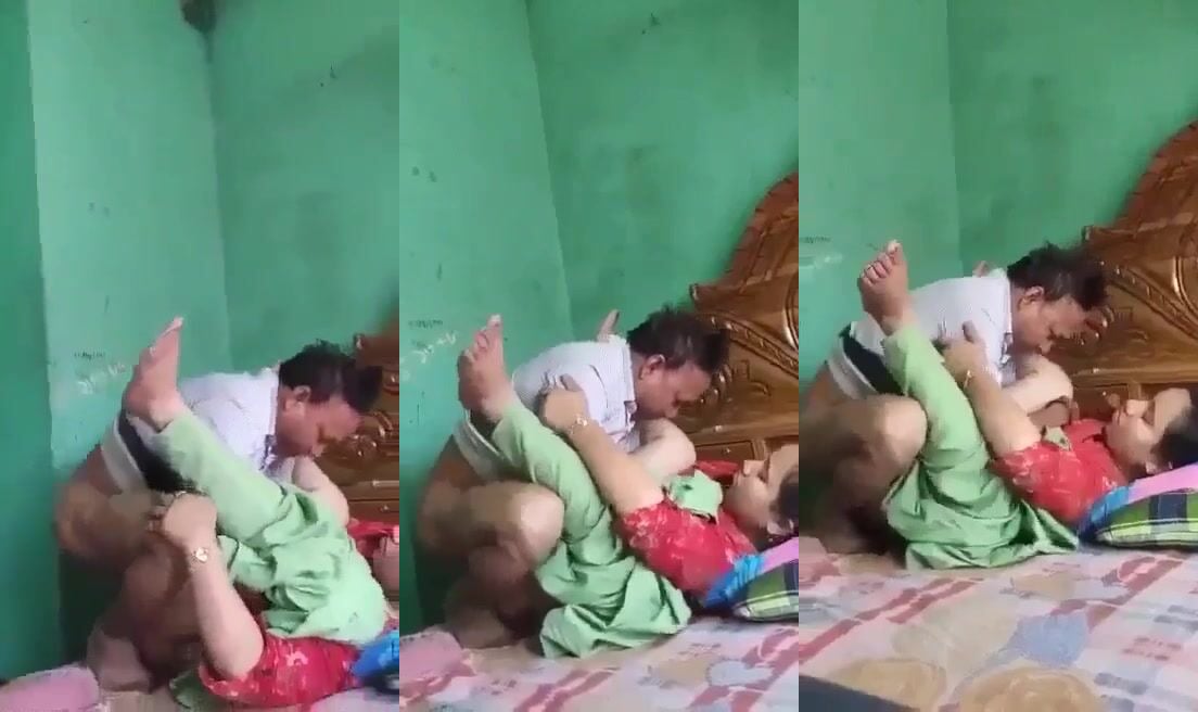 
                                          Chacha nai kari chachi ki chudai mere saamne
                                      