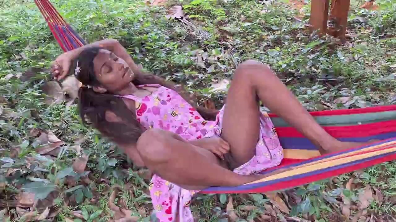 
                                          Chut mai ungli karti bahan ki chut chaatke choda
                                      