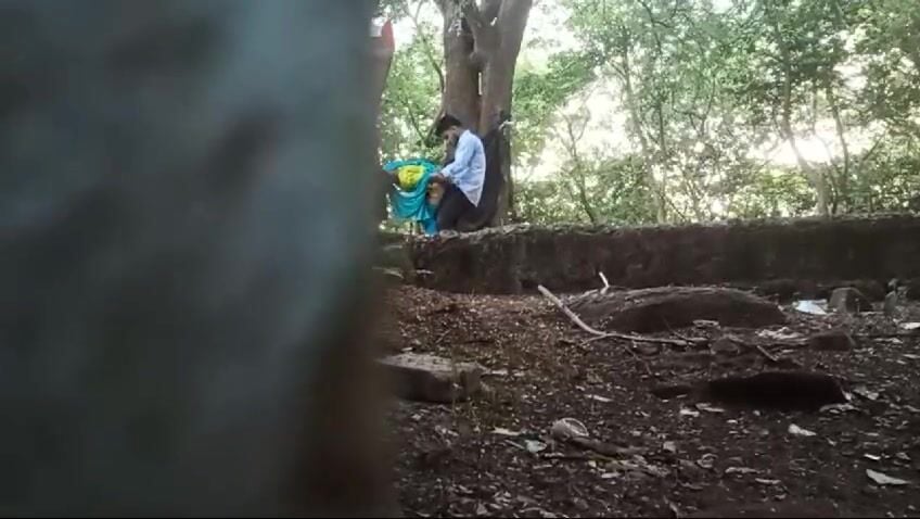 college lover outdoor chudai hidden cam sex