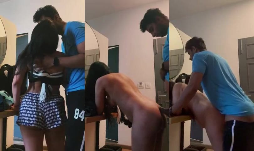 
                                          Sexy gaand wali girlfriend ko piche se khade khade choda
                                      