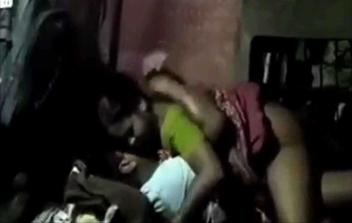 
                                          Mote jeth ne chodi blousewali bhabhi
                                      